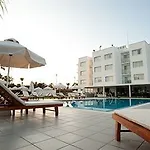 Frixos Apts