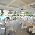 Frixos Apts Вороклини