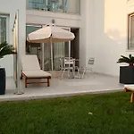 Отель Frixos Apts Вороклини
