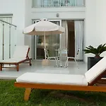 Frixos Apts Вороклини