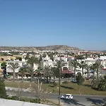 Frixos Apts Вороклини