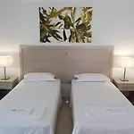 Отель Frixos Apts Вороклини