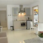 Frixos Apts Вороклини