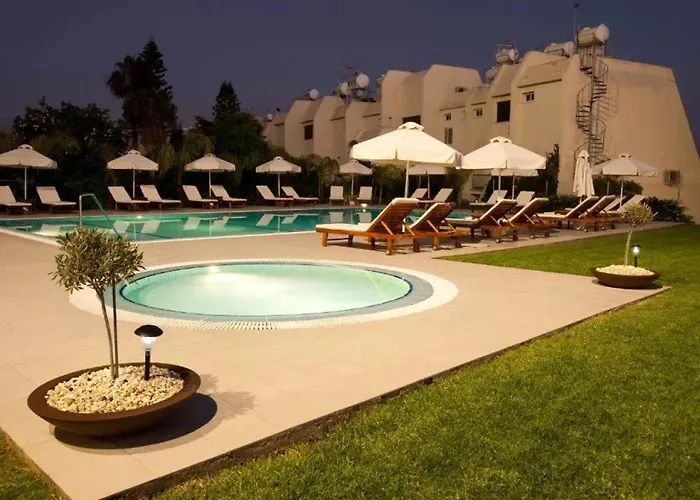 Frixos Apts 4*