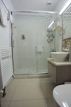 Frixos Apts Βορόκλινη