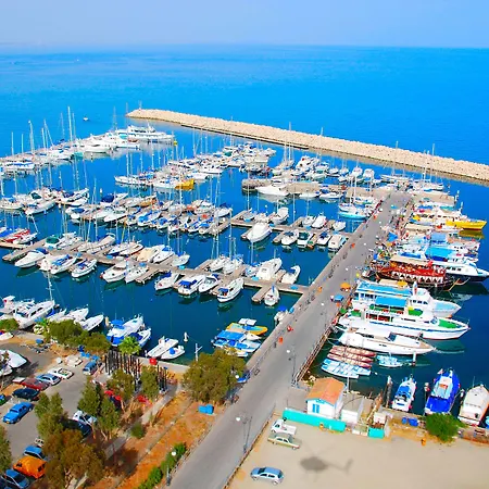 Ξενοδοχείο Frixos Apts 4*