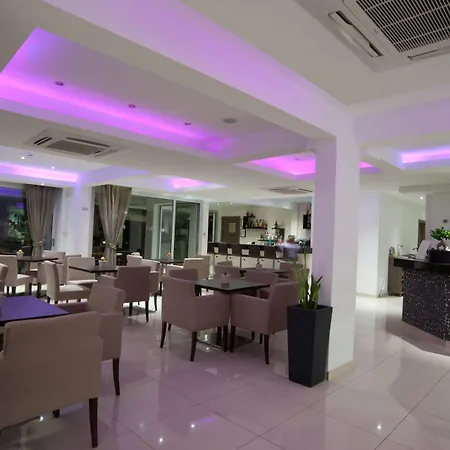 Frixos Apts Szálloda