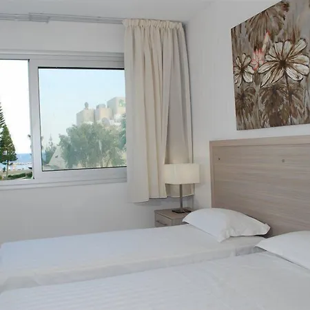 Frixos Apts Szálloda 4*