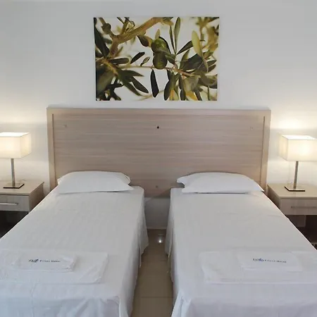 Ξενοδοχείο Frixos Apts Βορόκλινη