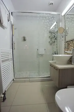 Frixos Apts فوروكليني