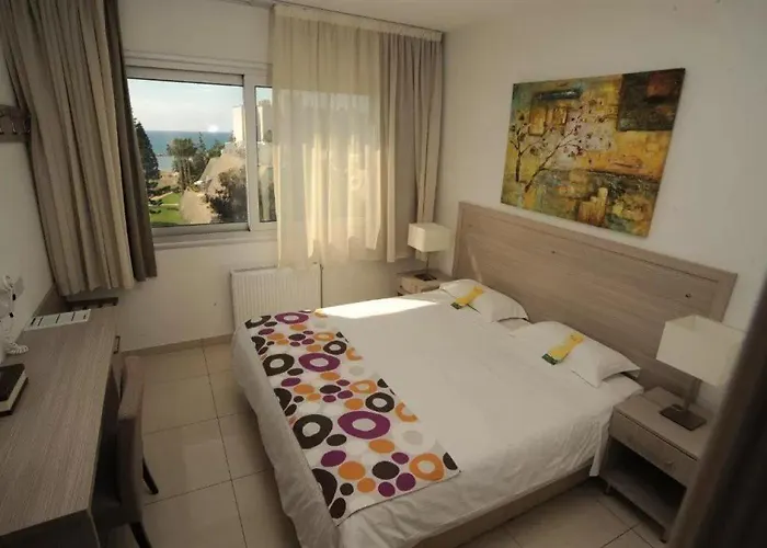 Frixos Apts Отель Вороклини