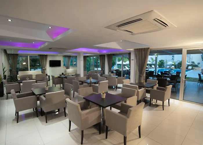 Frixos Apts Hotel 4*