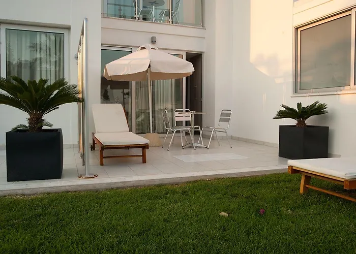 Отель Frixos Apts Вороклини