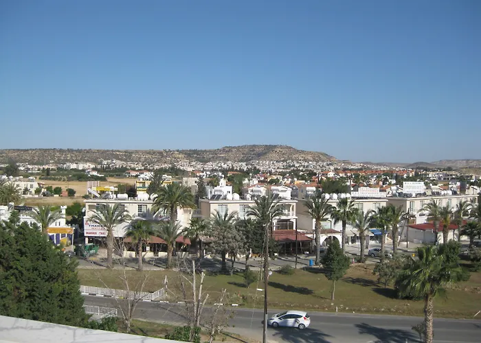 Frixos Apts Вороклини