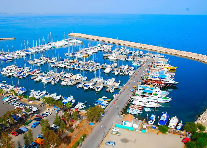 Отель Frixos Apts 4*